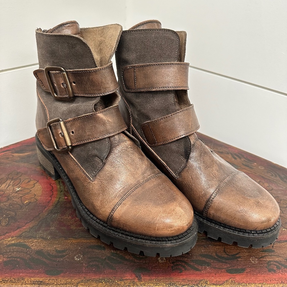 Casta Leather Ankle Boots